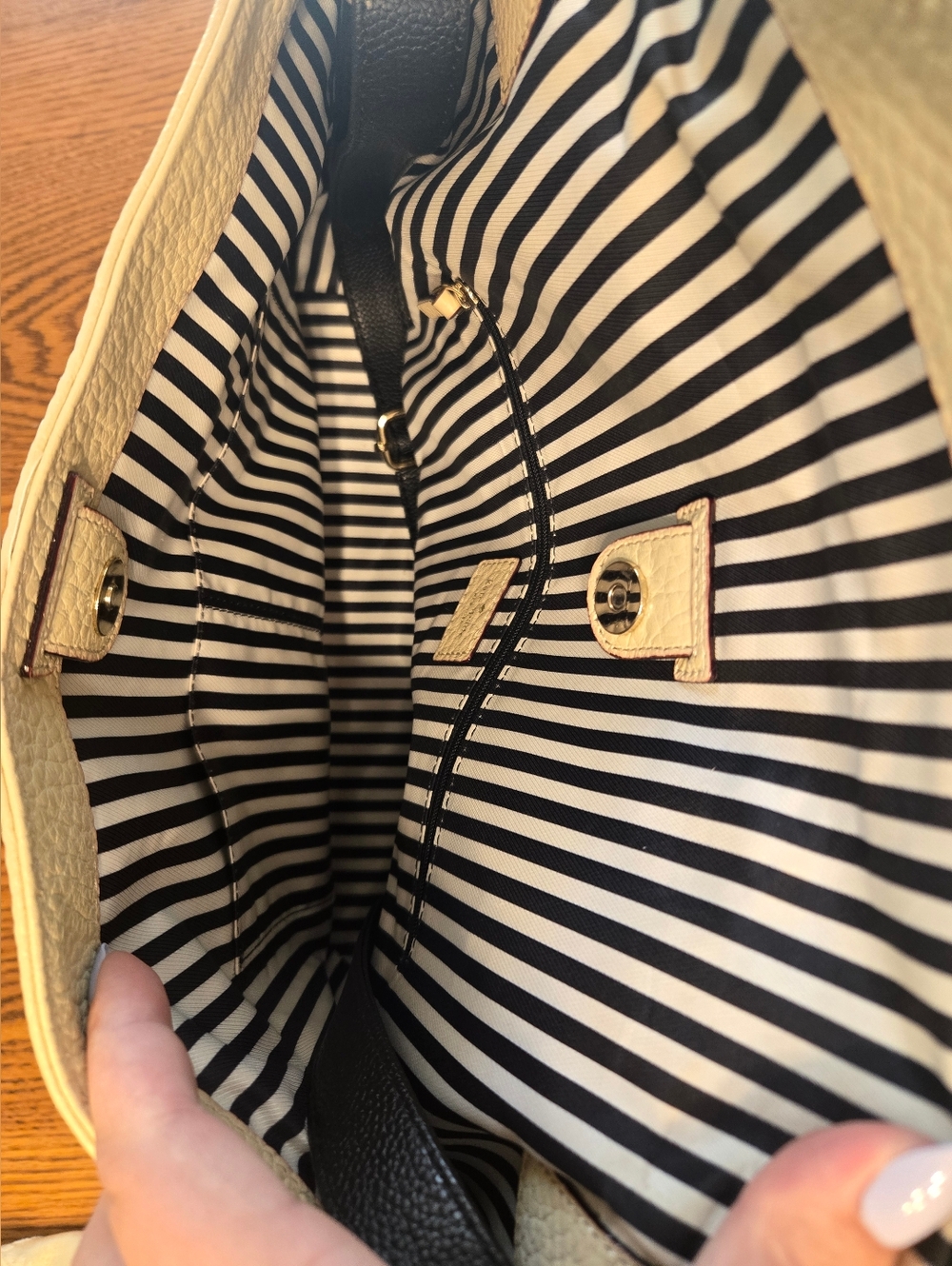 Kate Spade Large Purse - Picture 5 of 7